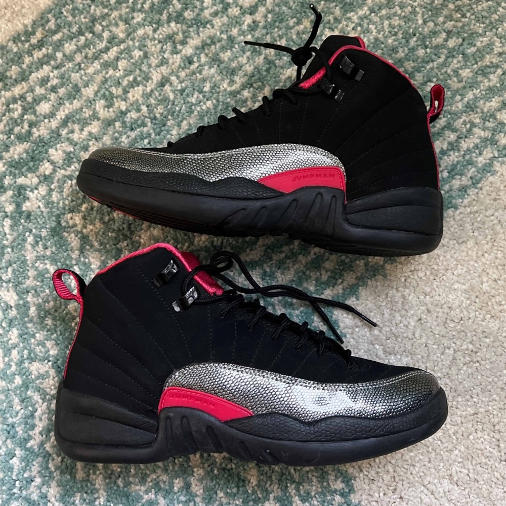 Air Jordan Retro 12 “Black Siren Red”